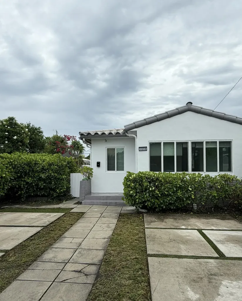 1830 Garfield Street Hollywood FL 33020