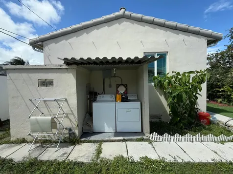 1830 Garfield Street Hollywood FL 33020