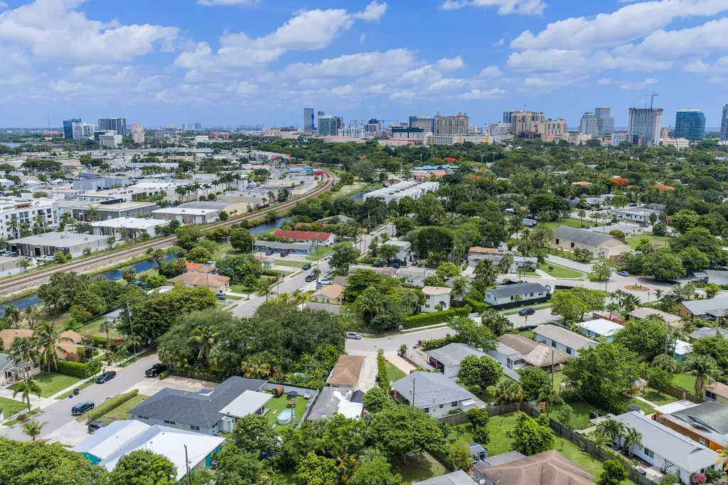 1007 Charles Street West Palm Beach FL 33401