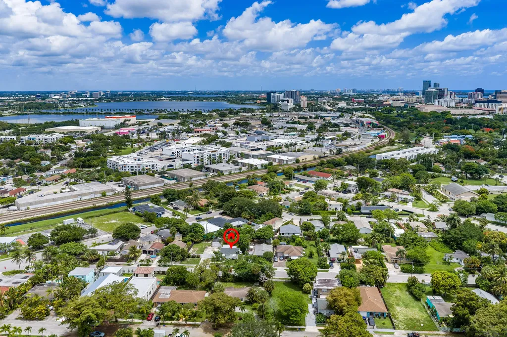 1007 Charles Street West Palm Beach FL 33401