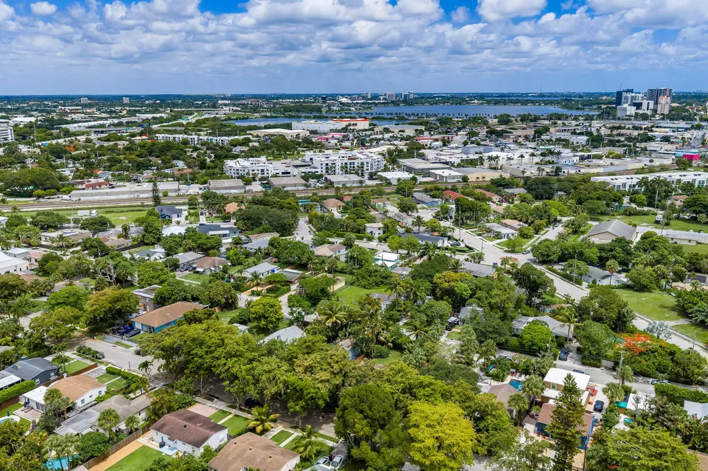 1007 Charles Street West Palm Beach FL 33401