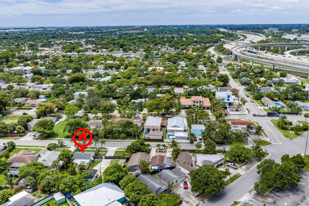 1007 Charles Street West Palm Beach FL 33401