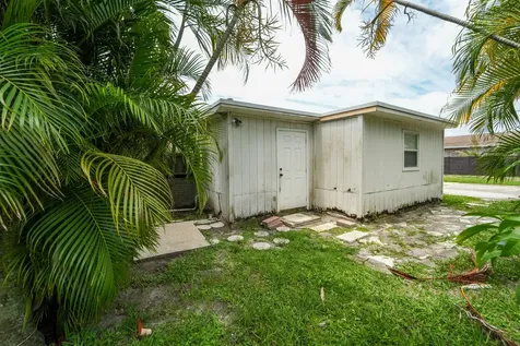 1007 Charles Street West Palm Beach FL 33401