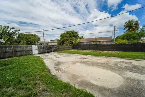 1007 Charles Street West Palm Beach FL 33401