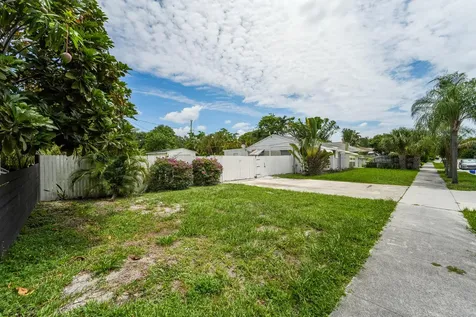 1007 Charles Street West Palm Beach FL 33401