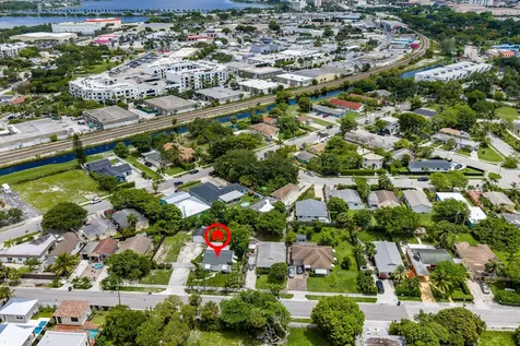 1007 Charles Street West Palm Beach FL 33401