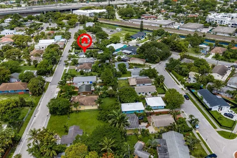 1007 Charles Street West Palm Beach FL 33401