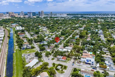 1007 Charles Street West Palm Beach FL 33401