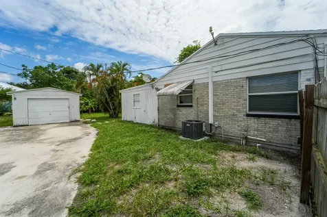 1007 Charles Street West Palm Beach FL 33401