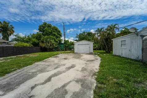 1007 Charles Street West Palm Beach FL 33401