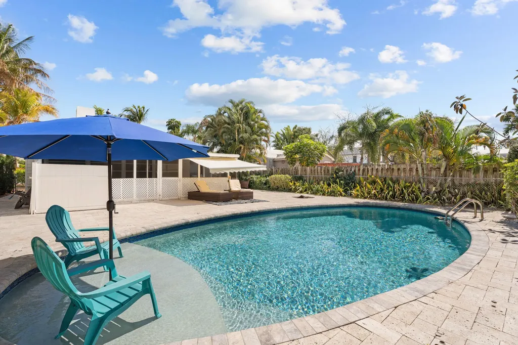 411 S Palmway Lake Worth Beach FL 33460
