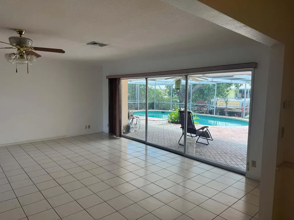999 SW Pepperridge Terrace Boca Raton FL 33486