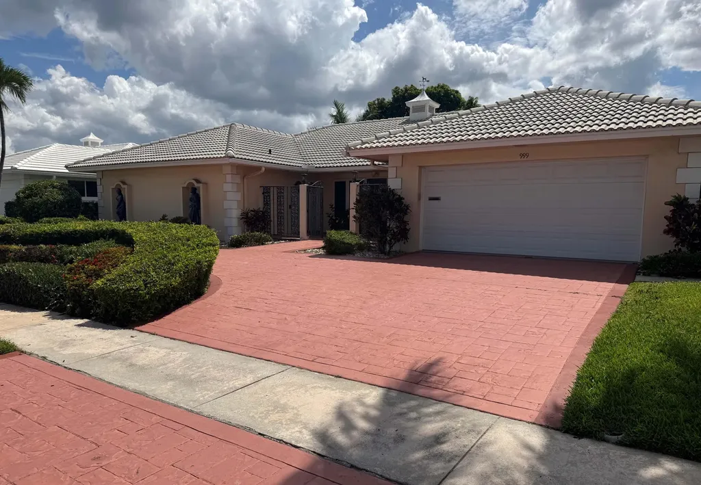 999 SW Pepperridge Terrace Boca Raton FL 33486