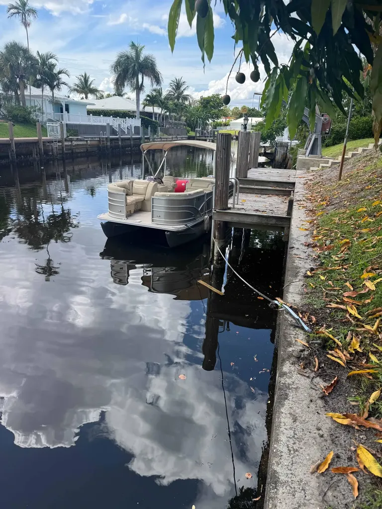 999 SW Pepperridge Terrace Boca Raton FL 33486