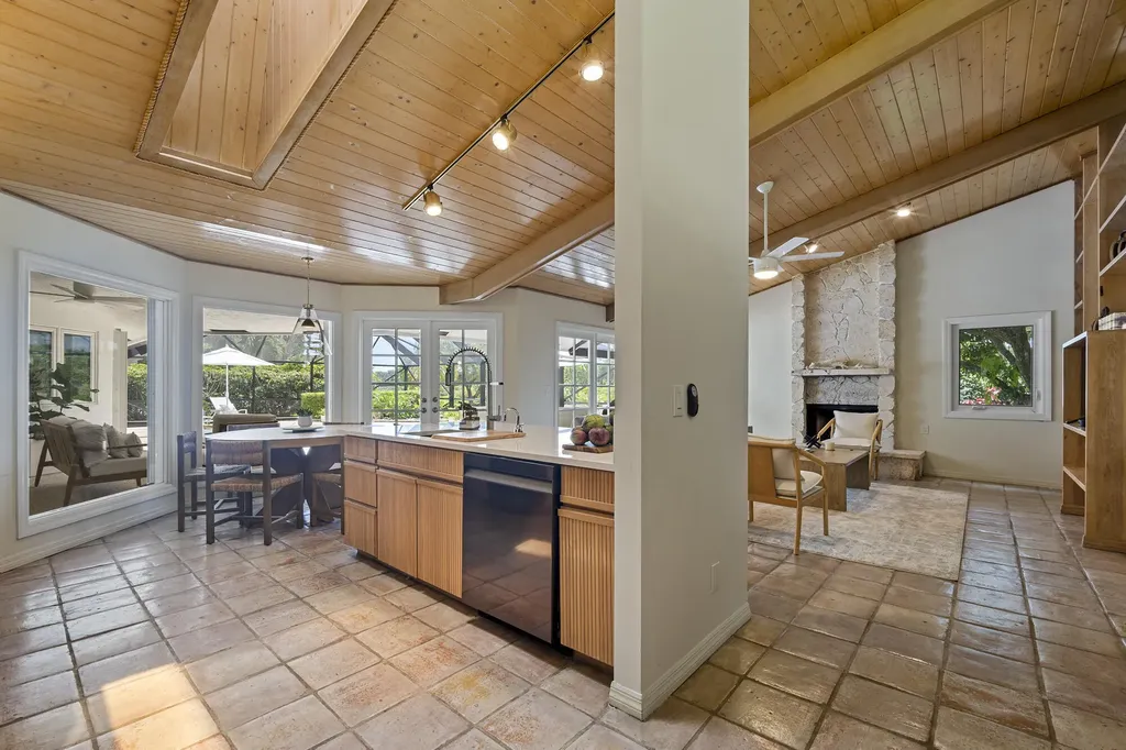 10252 Shireoaks Lane Boca Raton FL 33498