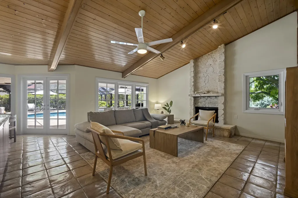 10252 Shireoaks Lane Boca Raton FL 33498