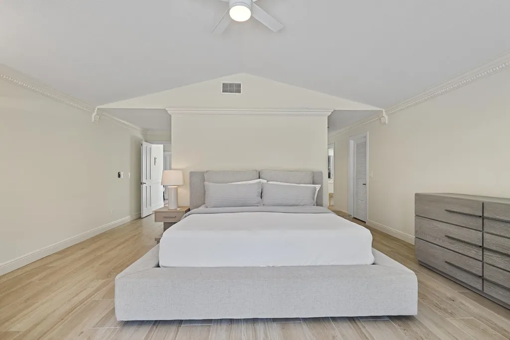 10252 Shireoaks Lane Boca Raton FL 33498