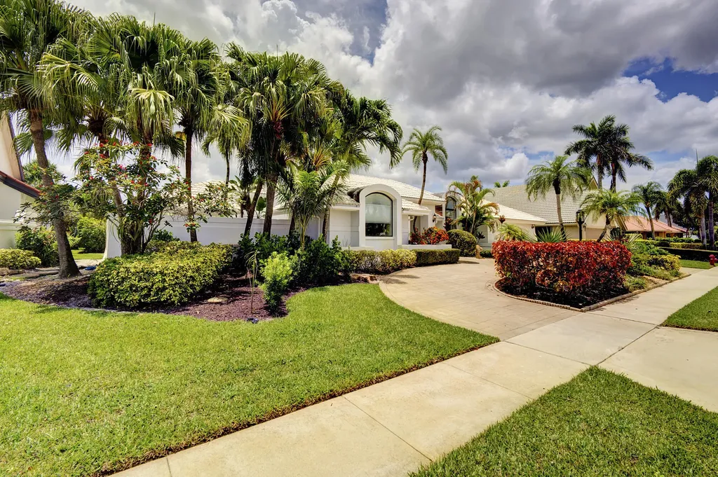 10252 Shireoaks Lane Boca Raton FL 33498