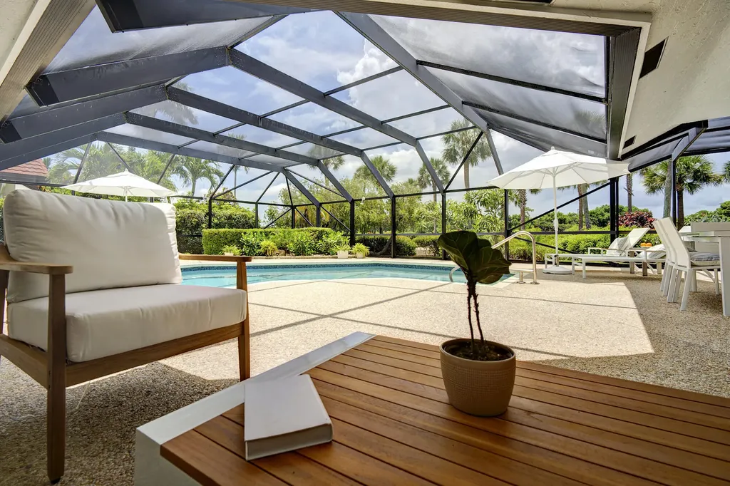 10252 Shireoaks Lane Boca Raton FL 33498