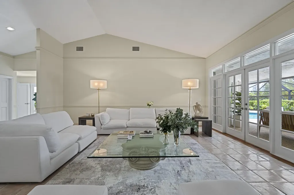 10252 Shireoaks Lane Boca Raton FL 33498