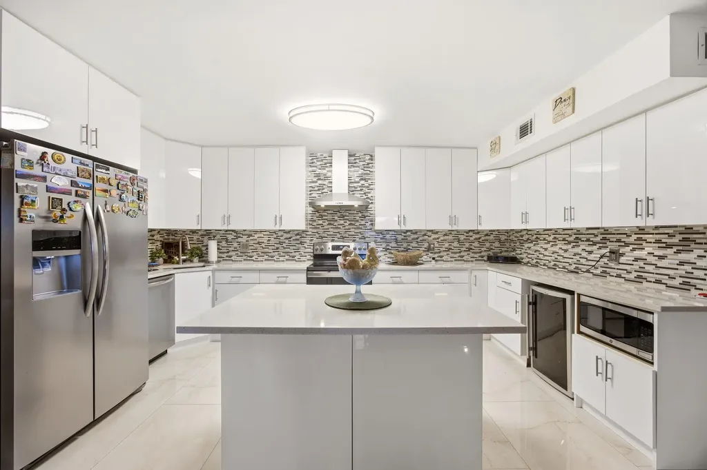 722 Sunny Pine Way Greenacres FL 33415