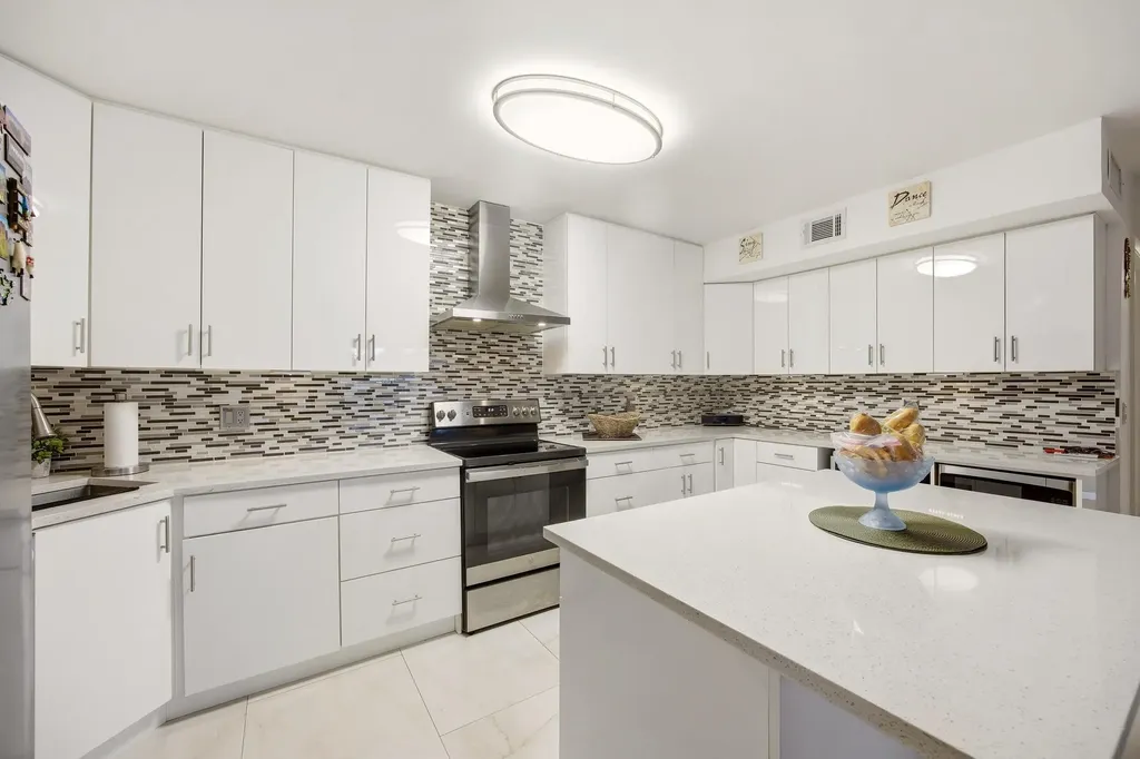 722 Sunny Pine Way Greenacres FL 33415