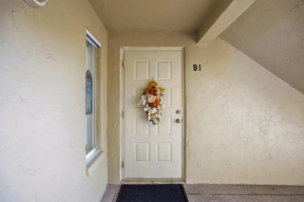 722 Sunny Pine Way Greenacres FL 33415