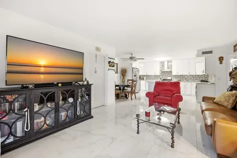 722 Sunny Pine Way Greenacres FL 33415