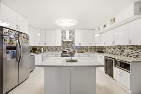 722 Sunny Pine Way Greenacres FL 33415