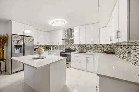 722 Sunny Pine Way Greenacres FL 33415