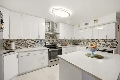 722 Sunny Pine Way Greenacres FL 33415