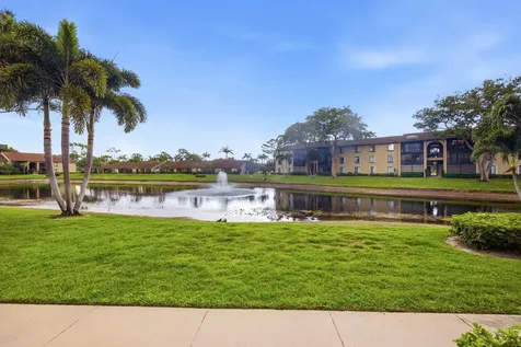 722 Sunny Pine Way Greenacres FL 33415