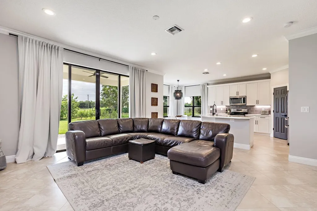 11137 Grandview Manor Wellington FL 33414