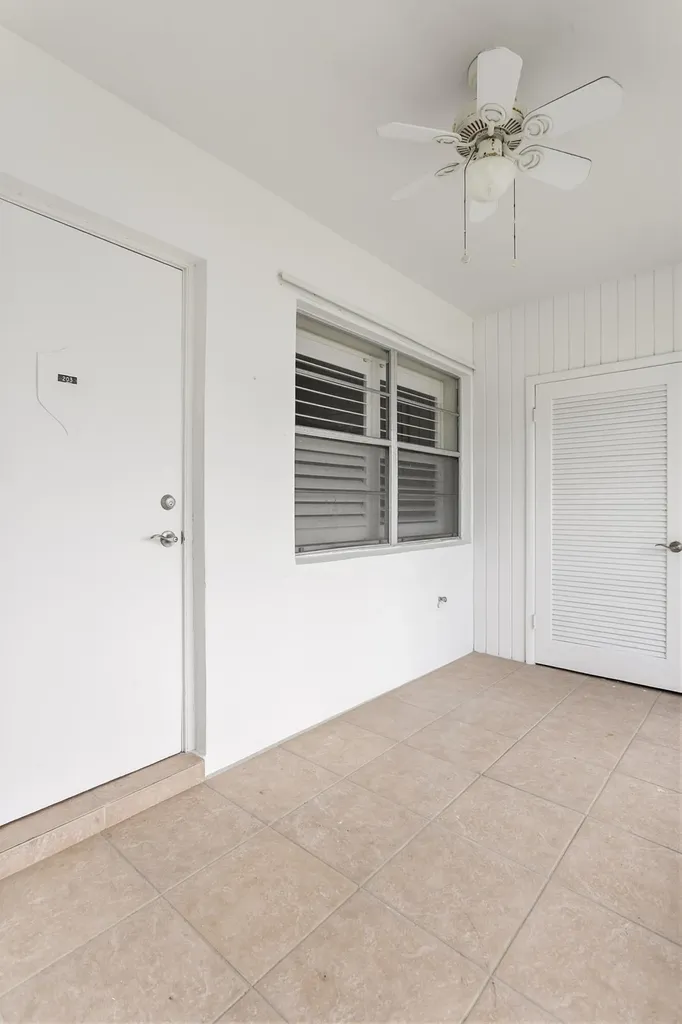 111 Shore Court North Palm Beach FL 33408