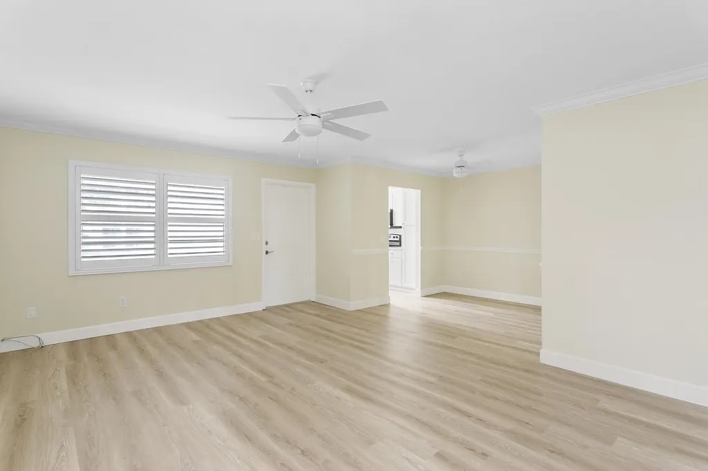 111 Shore Court North Palm Beach FL 33408
