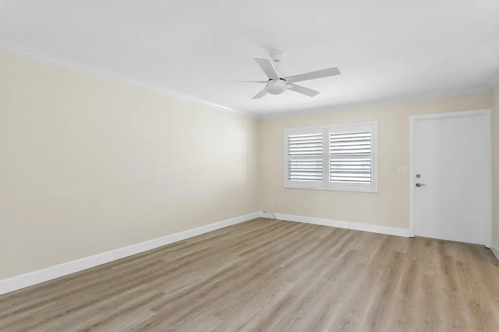 111 Shore Court North Palm Beach FL 33408