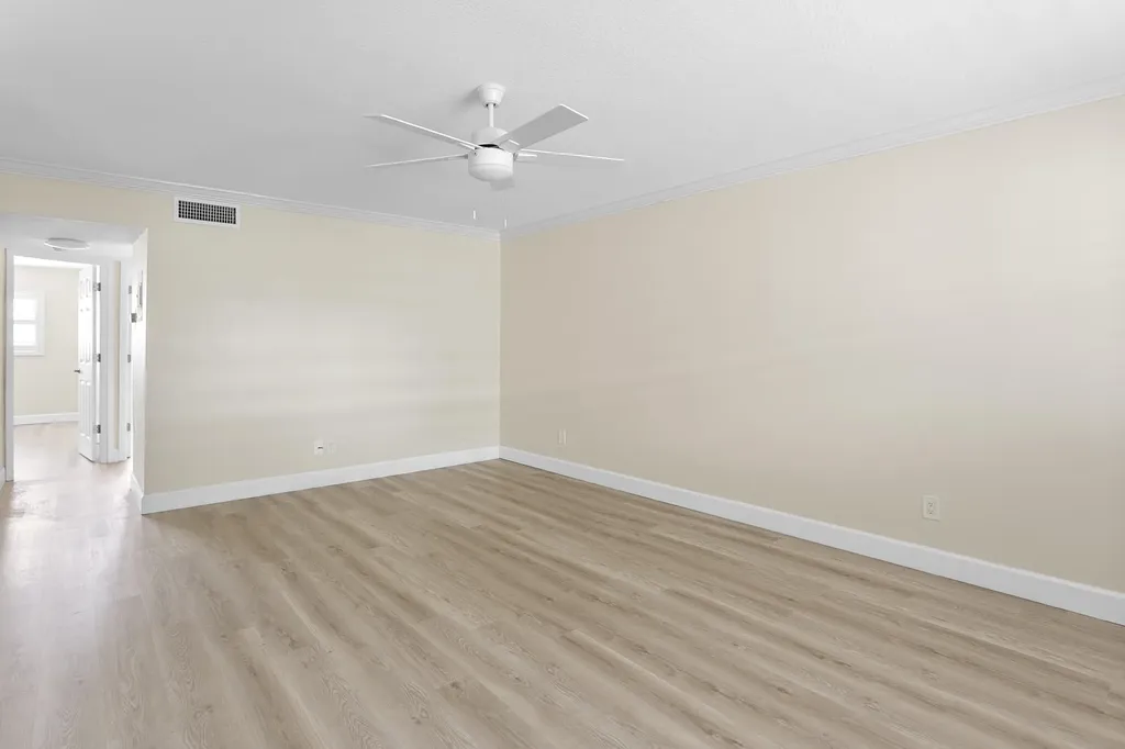 111 Shore Court North Palm Beach FL 33408