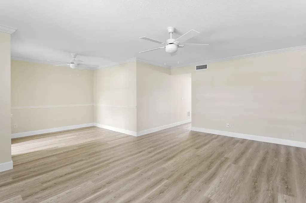 111 Shore Court North Palm Beach FL 33408