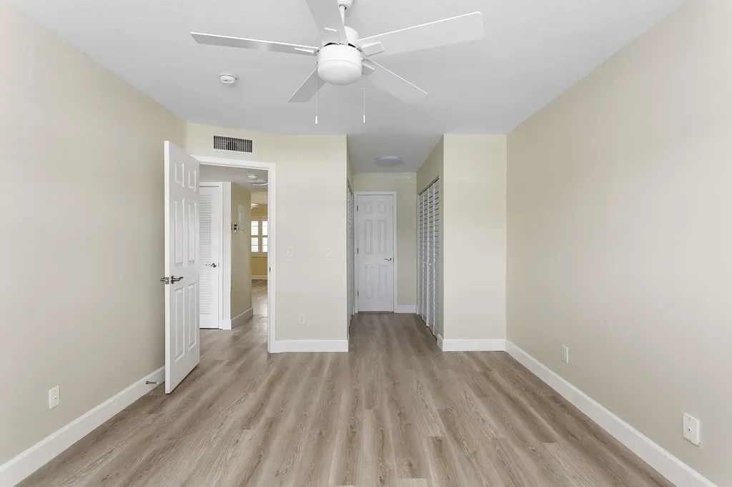 111 Shore Court North Palm Beach FL 33408