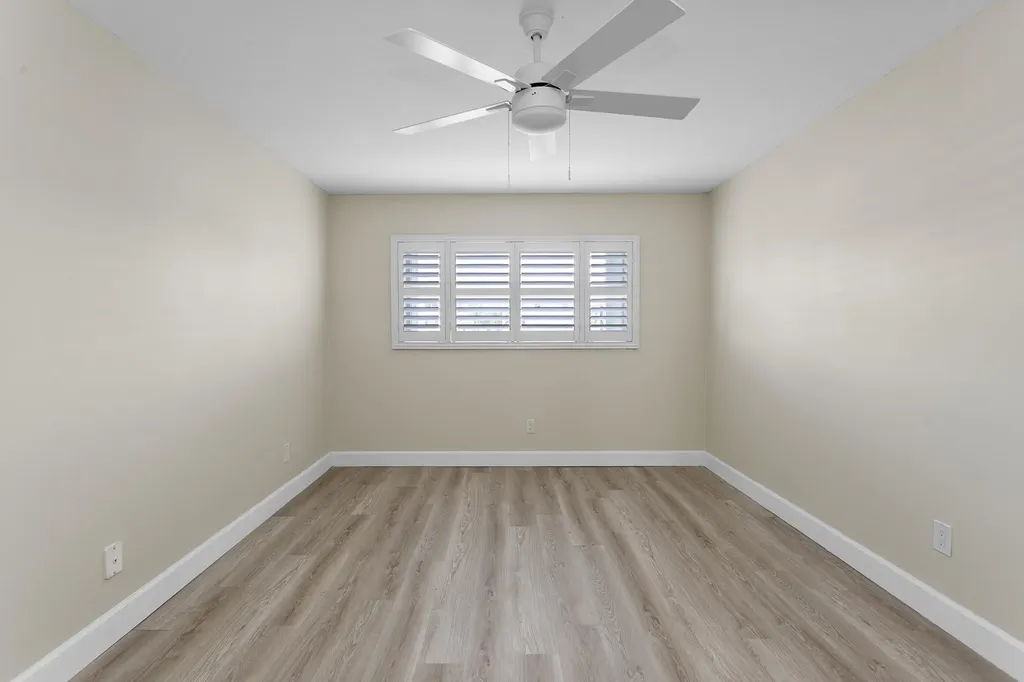 111 Shore Court North Palm Beach FL 33408
