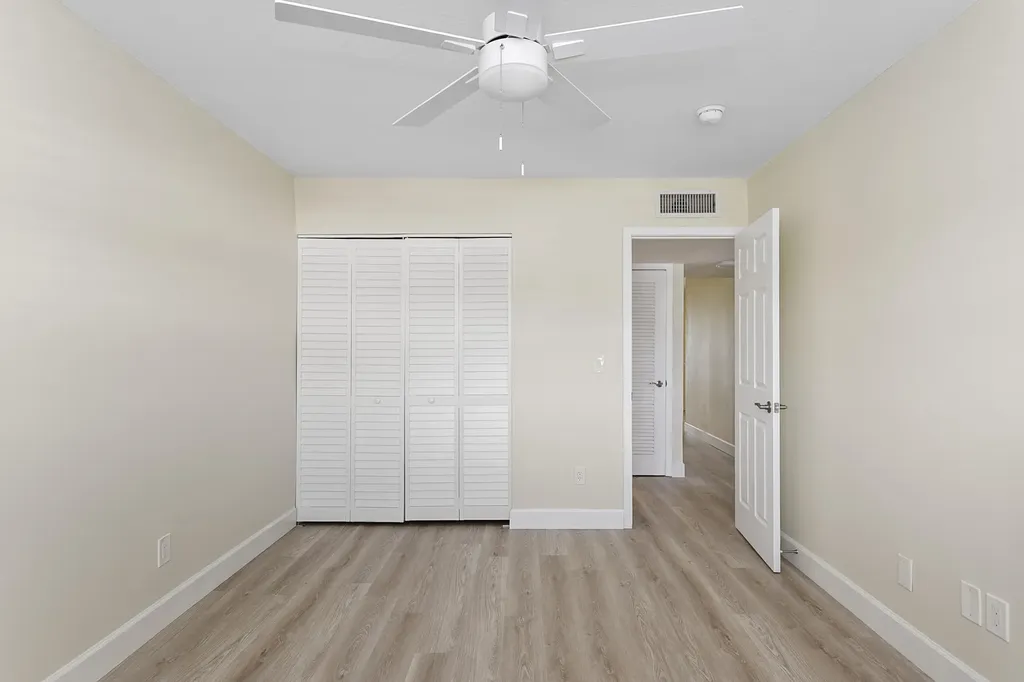 111 Shore Court North Palm Beach FL 33408