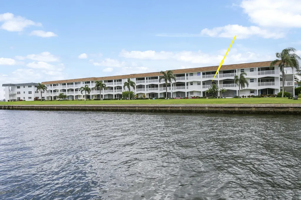 111 Shore Court North Palm Beach FL 33408