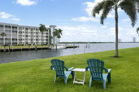 111 Shore Court North Palm Beach FL 33408