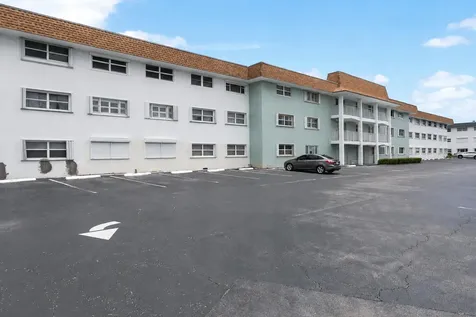 111 Shore Court North Palm Beach FL 33408