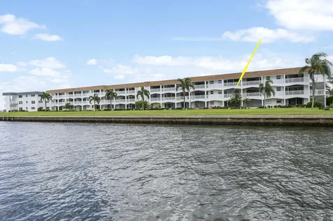 111 Shore Court North Palm Beach FL 33408