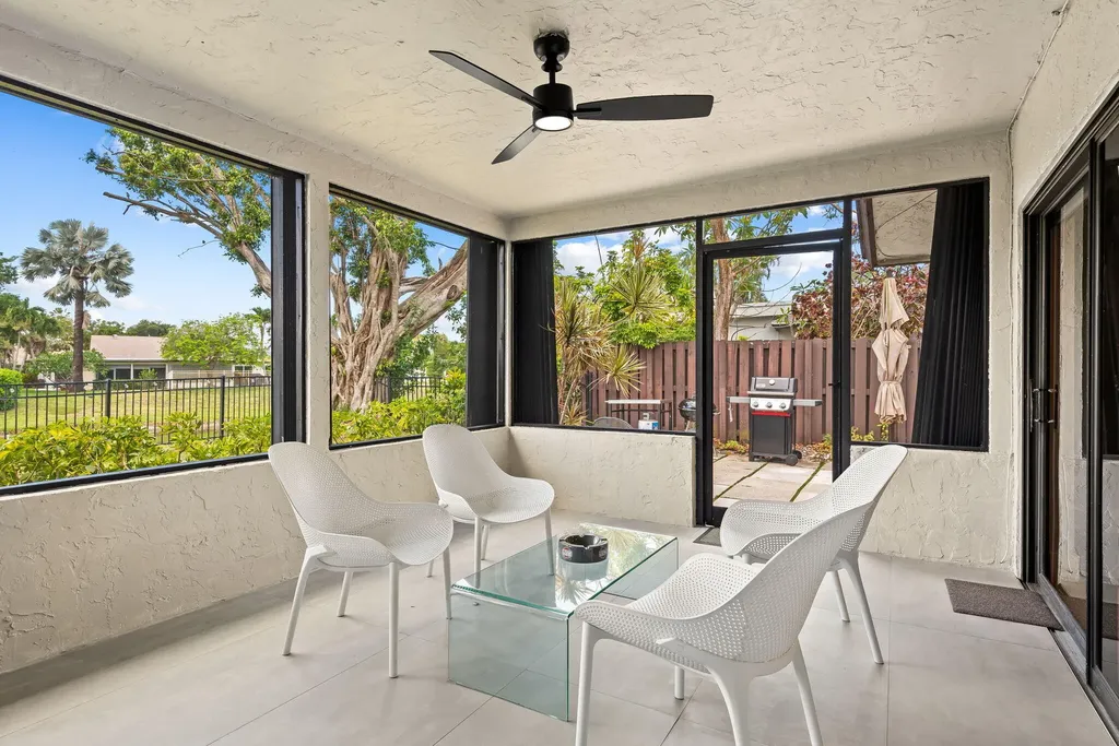 305 SW 28th Avenue Delray Beach FL 33445