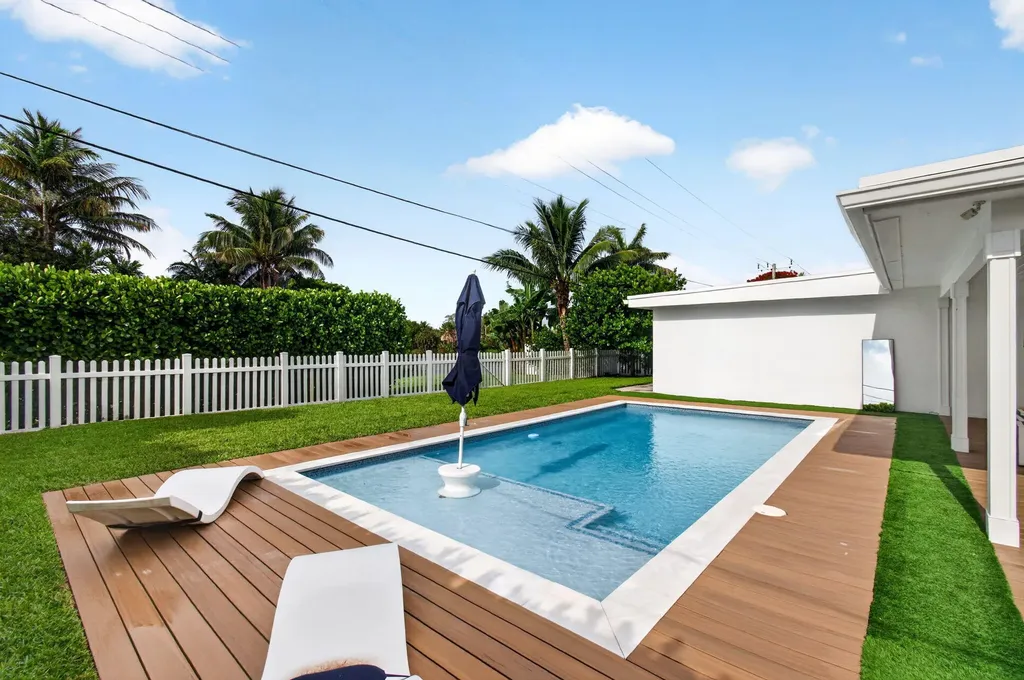998 SW 7th Street Boca Raton FL 33486