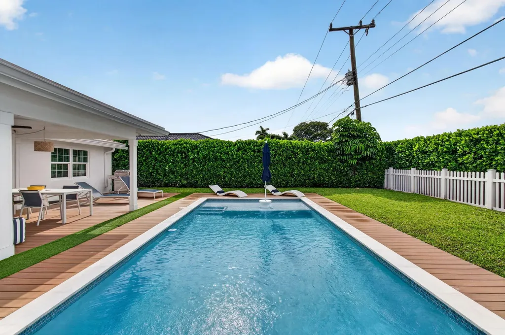 998 SW 7th Street Boca Raton FL 33486