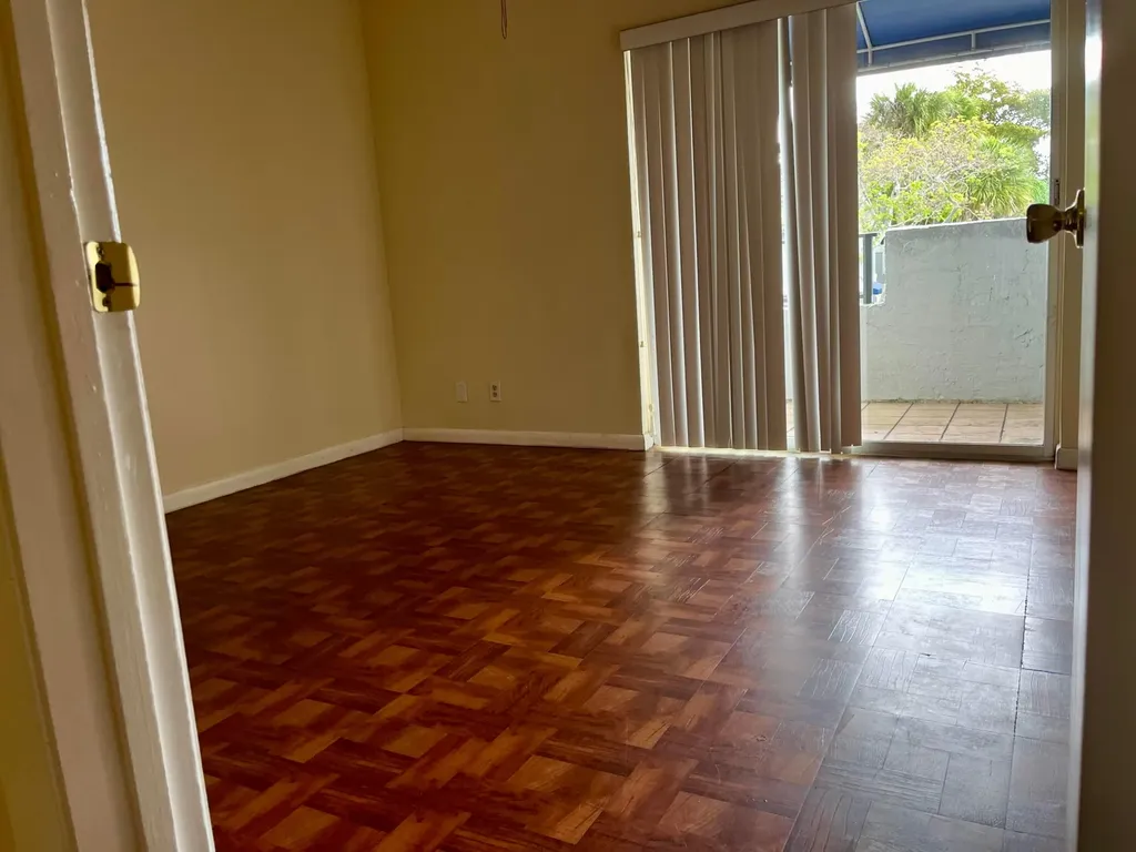 2317 SW 82nd Terrace North Lauderdale FL 33068