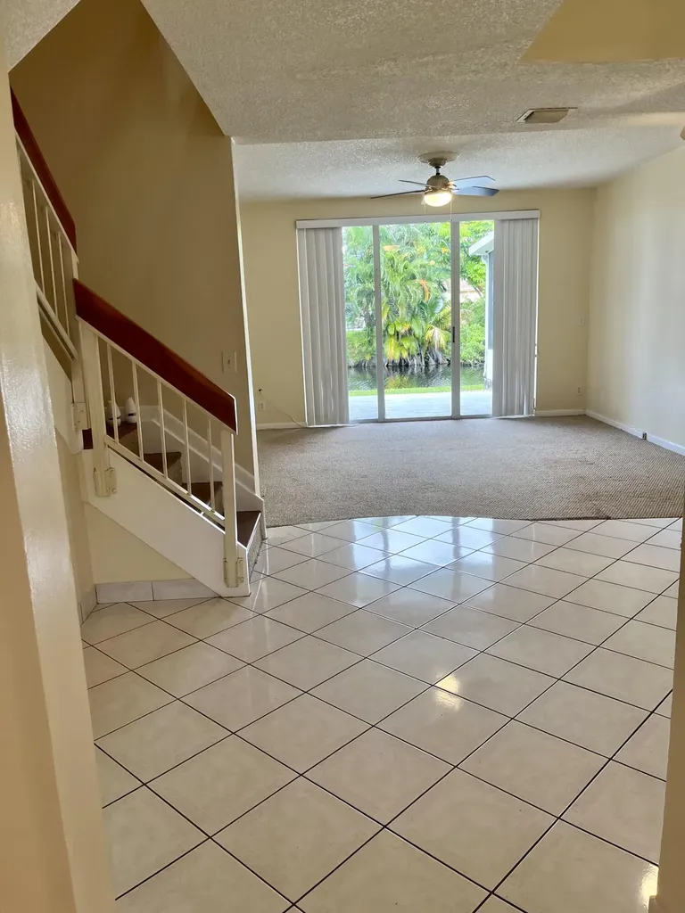 2317 SW 82nd Terrace North Lauderdale FL 33068